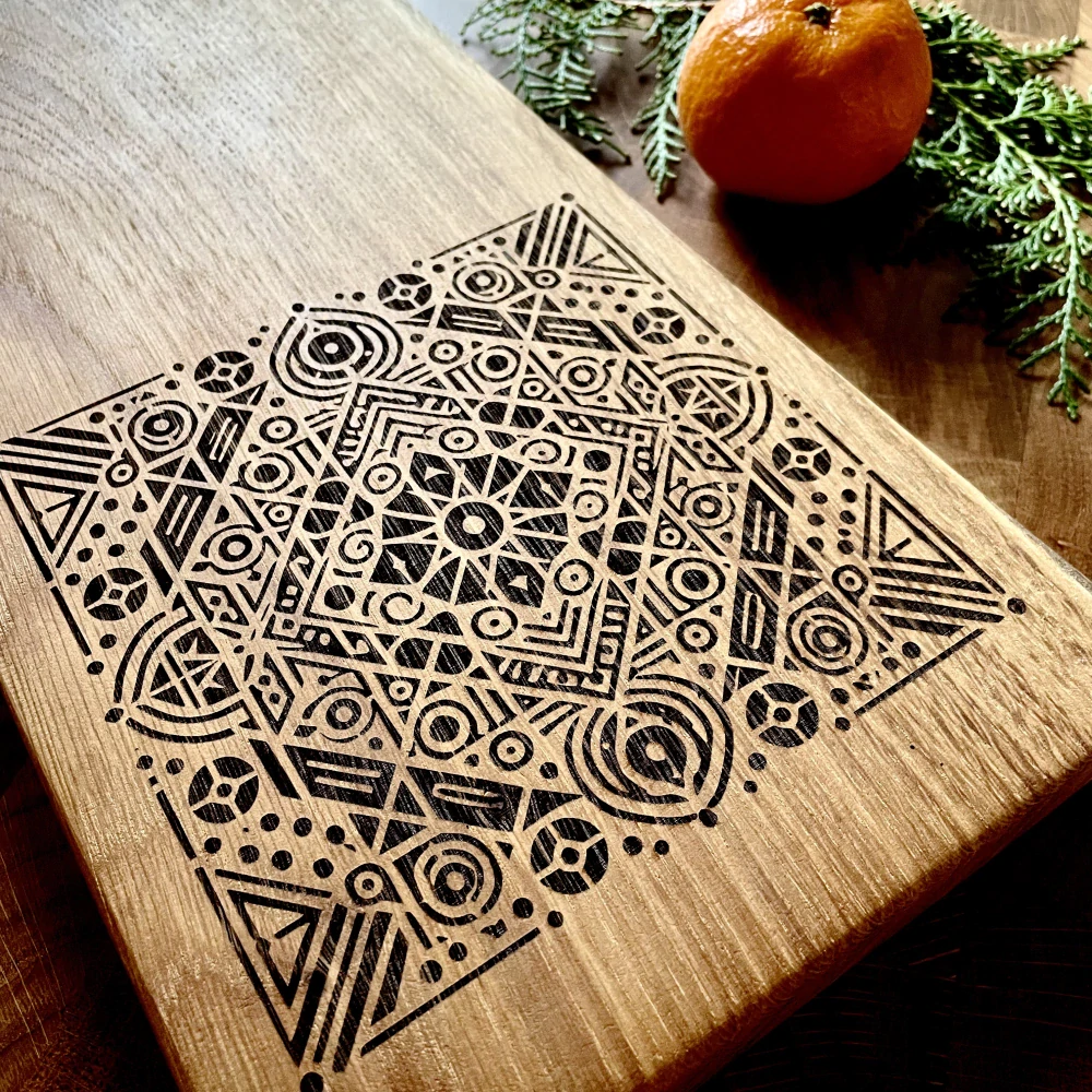 Dřevěné dubové prkénko s kresbou - Geometrický Ornament
