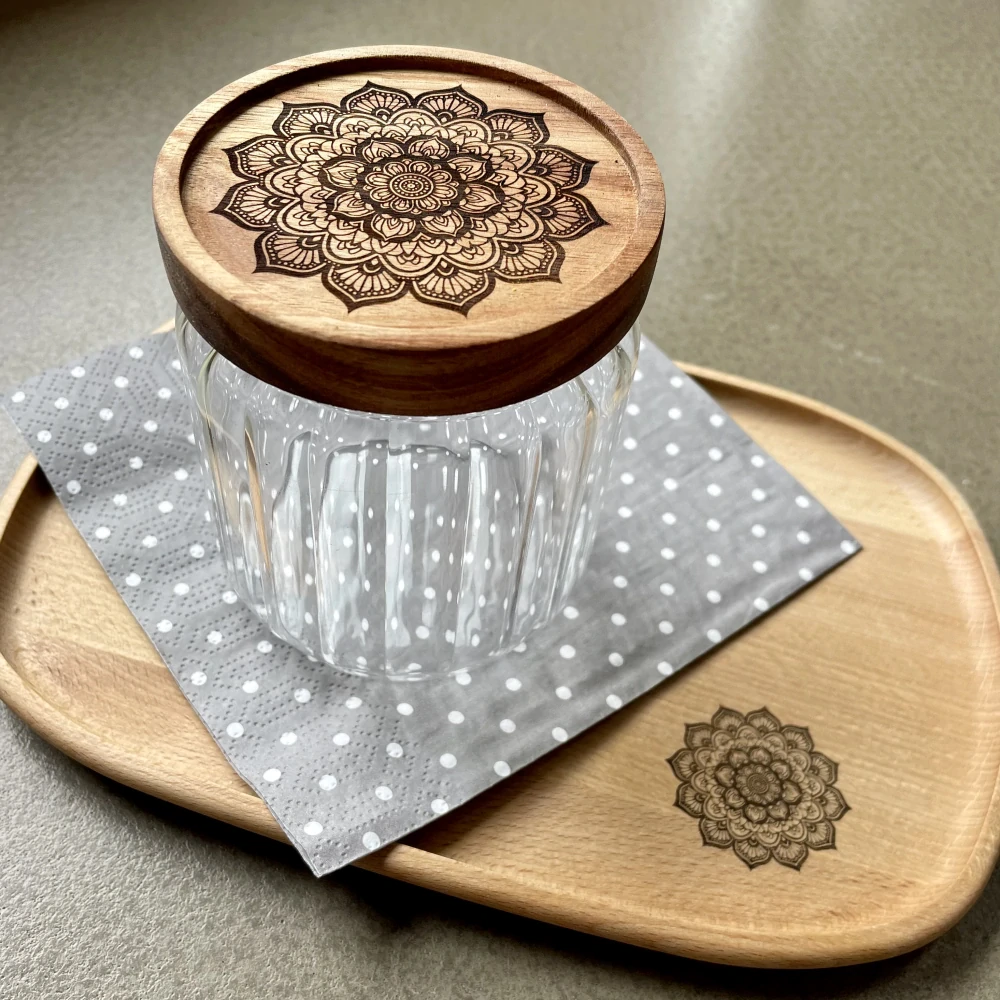 Dřevěný dubový talíř s kresbou - Flóra Mandala